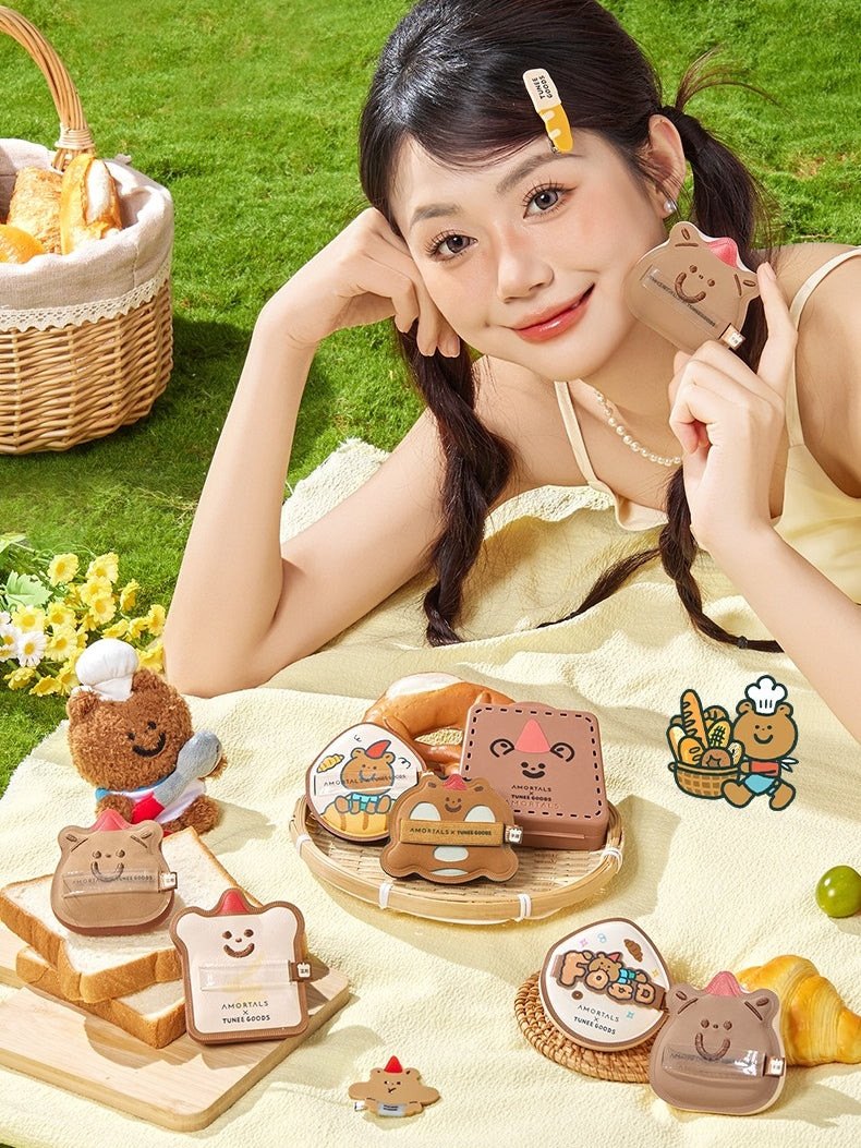 AMORTALS x TUNEE GOODS Croissant Makeup Sponge Set