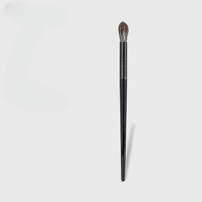 AESTHA Scythe-Shaped Brush & Soft Pointed Eyeshadow Brush