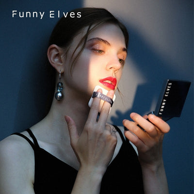 FUNNY ELVES Pressed Foundation Powder